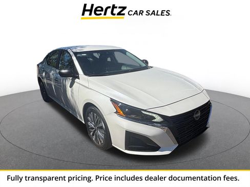 Used 2025 Nissan Altima 2.5 SV FWD image 1