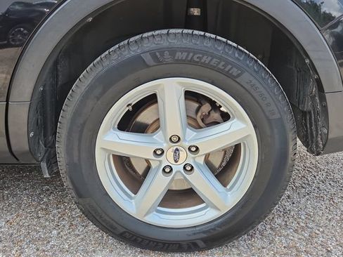 Used 2019 Ford Explorer XLT w/ Equipment Group 202A FWD image 34