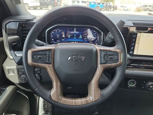 Used 2022 Chevrolet Silverado 1500 LT image 24