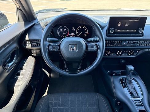 Certified 2025 Honda HR-V Sport image 14