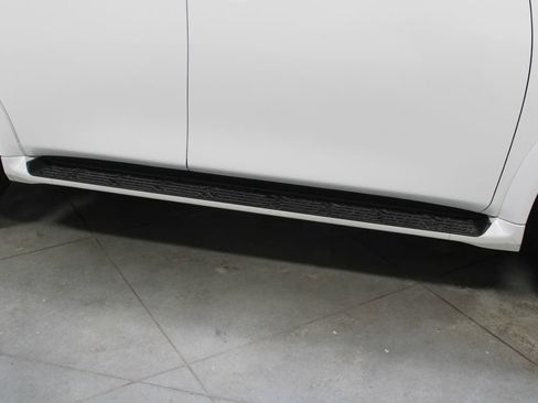 Used 2023 INFINITI QX80 Premium Select w/ Cargo Package image 11