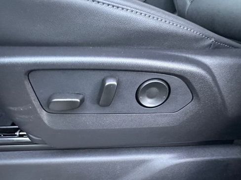 New 2026 GMC Sierra 2500 SLT w/ SLT Convenience Package image 25