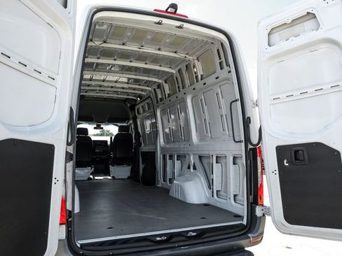Used 2023 Mercedes-Benz Sprinter 2500 image 46