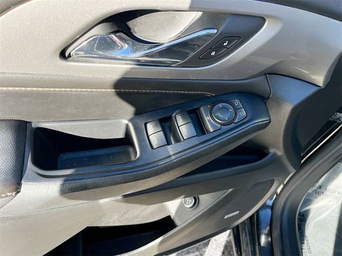 Used 2021 Chevrolet Traverse RS image 18