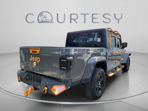 Used 2022 Jeep Gladiator Sport AWD/4WD image 3