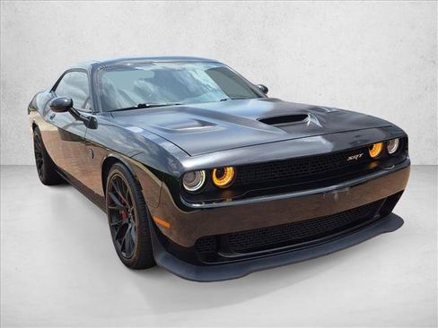 Used 2015 Dodge Challenger SRT Hellcat RWD image 3