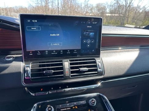 Used 2024 Lincoln Navigator Reserve image 7