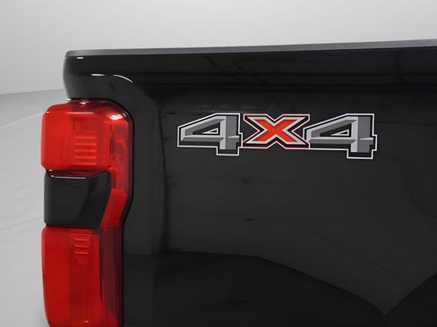 Used 2023 Ford F250 Platinum AWD/4WD image 42