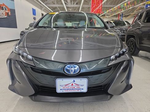 Used 2017 Toyota Prius Prime Premium FWD image 2