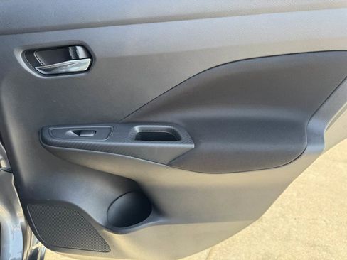 Used 2021 Nissan Versa SV image 23