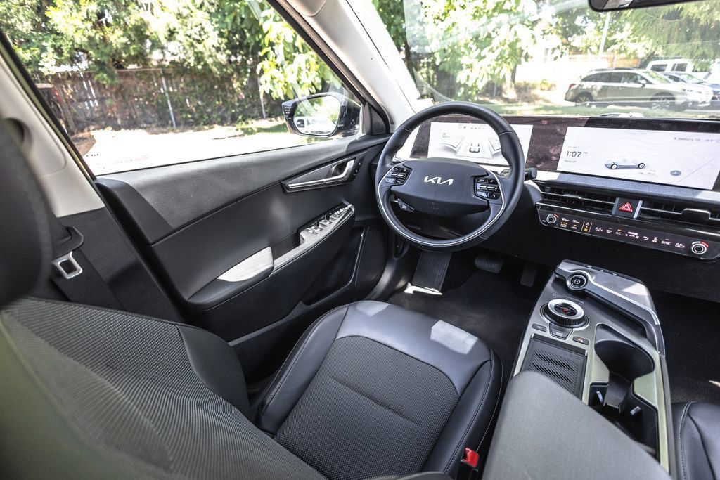Used 2024 Kia EV6 Light AWD/4WD image 18