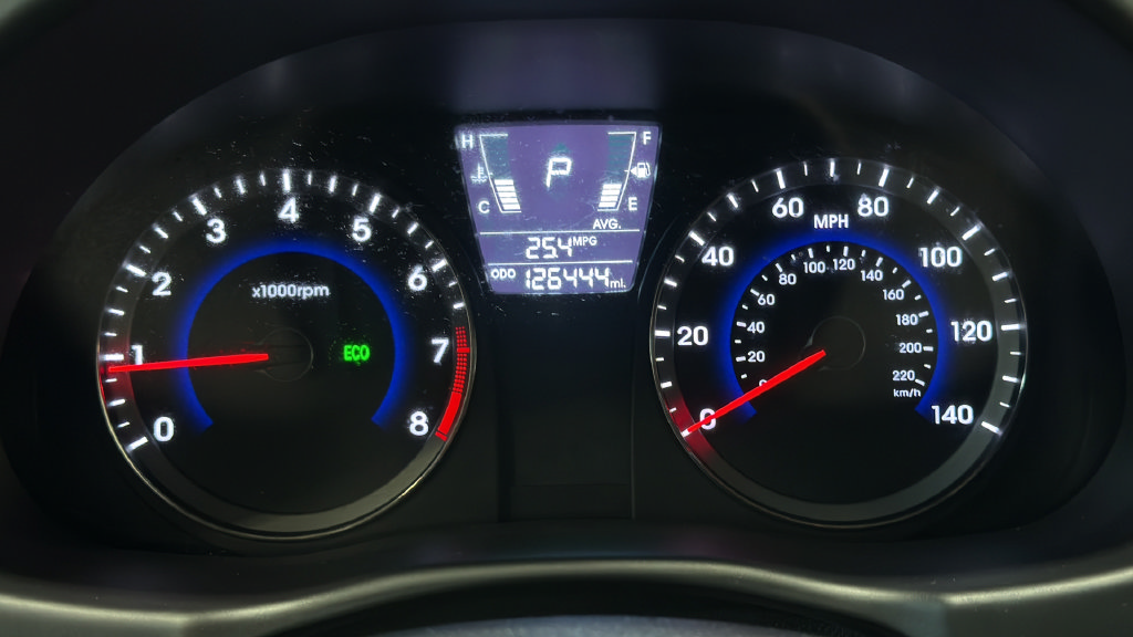Used 2014 Hyundai Accent SE FWD image 25