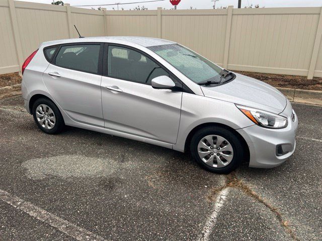 Used 2017 Hyundai Accent SE FWD image 2