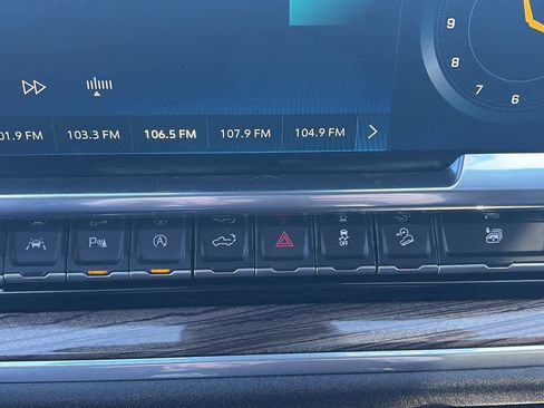 Certified 2023 Chevrolet Silverado 1500 RST w/ Convenience Package II image 18