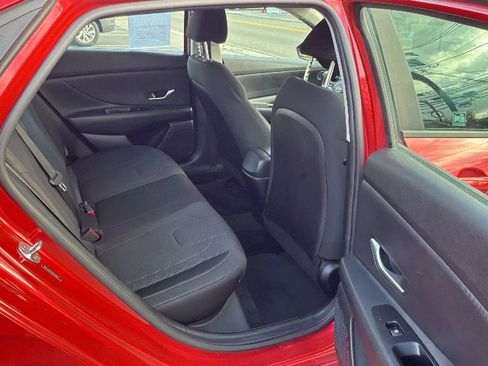 Used 2021 Hyundai Elantra SE image 26