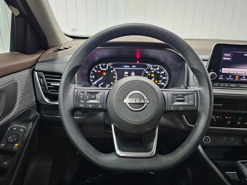 Used 2023 Nissan Rogue S AWD/4WD image 13