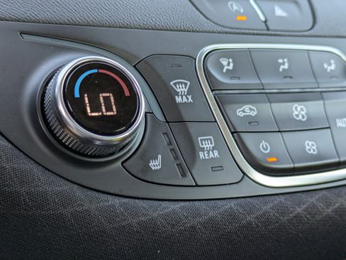 Used 2024 Chevrolet Malibu LT image 28