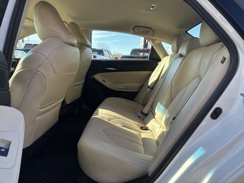 Used 2021 Toyota Avalon XLE image 31