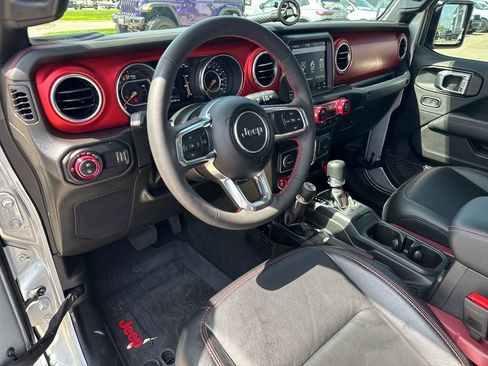 Used 2023 Jeep Gladiator Rubicon w/ LED Lighting Group AWD/4WD image 13