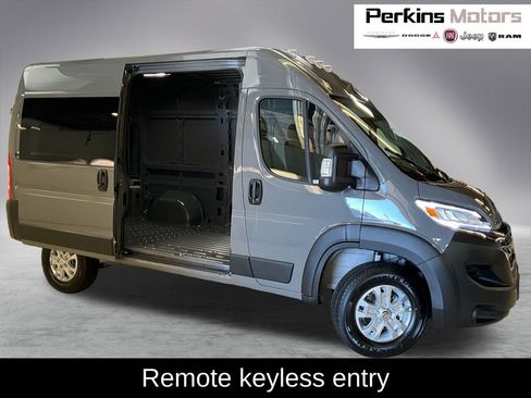 New 2025 RAM ProMaster 1500 w/ Quick Order Package 22G SLT image 1