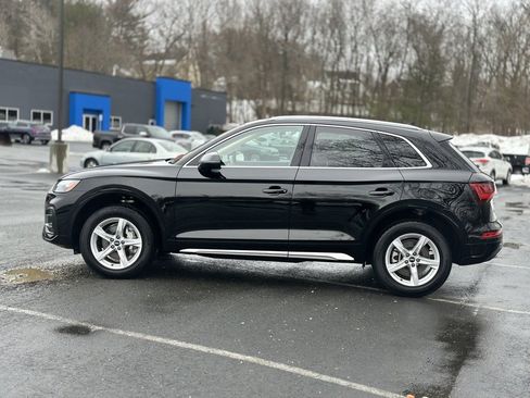 Used 2023 Audi Q5 2.0T Premium w/ Convenience Package image 3