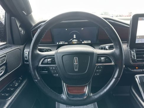 Used 2021 Lincoln Navigator Reserve AWD/4WD image 16
