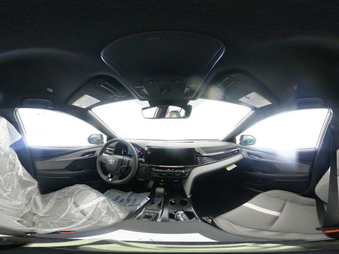 New 2026 Toyota Camry SE FWD image 33