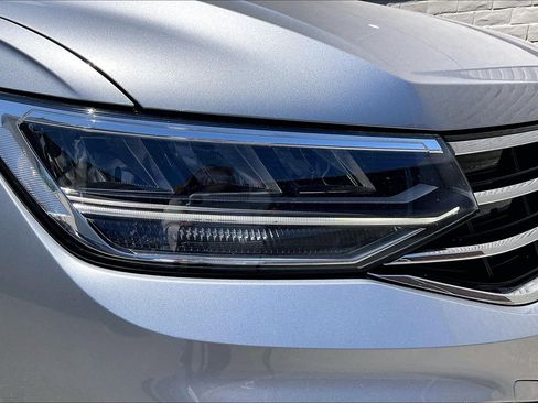Certified 2023 Volkswagen Tiguan SE w/ Panoramic Sunroof Package FWD image 27