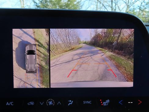 New 2026 Chevrolet Traverse LT w/ Driver Confidence Package image 7