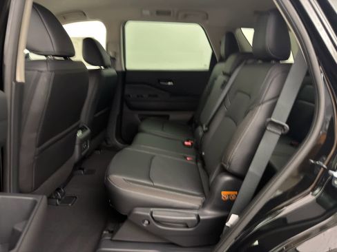 New 2026 Nissan Pathfinder SL image 16