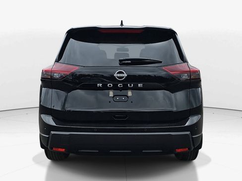Used 2025 Nissan Rogue S image 4