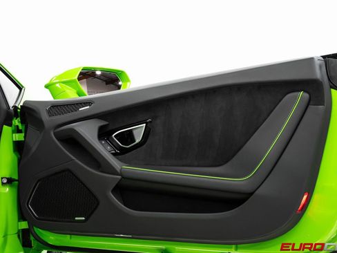 Used 2023 Lamborghini Huracan EVO image 23