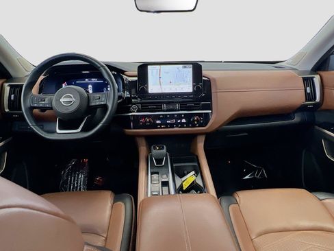 Used 2024 Nissan Pathfinder Platinum w/ Cargo Package FWD image 33