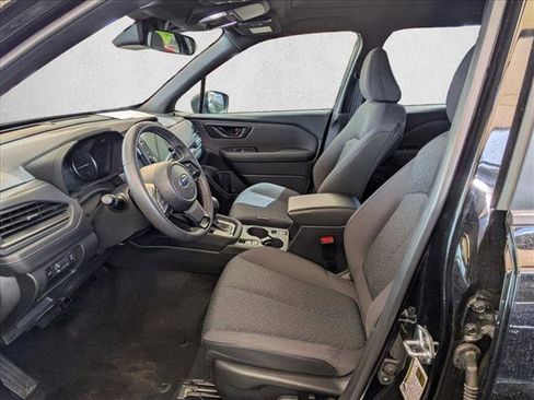 Used 2025 Subaru Forester Premium AWD/4WD image 9