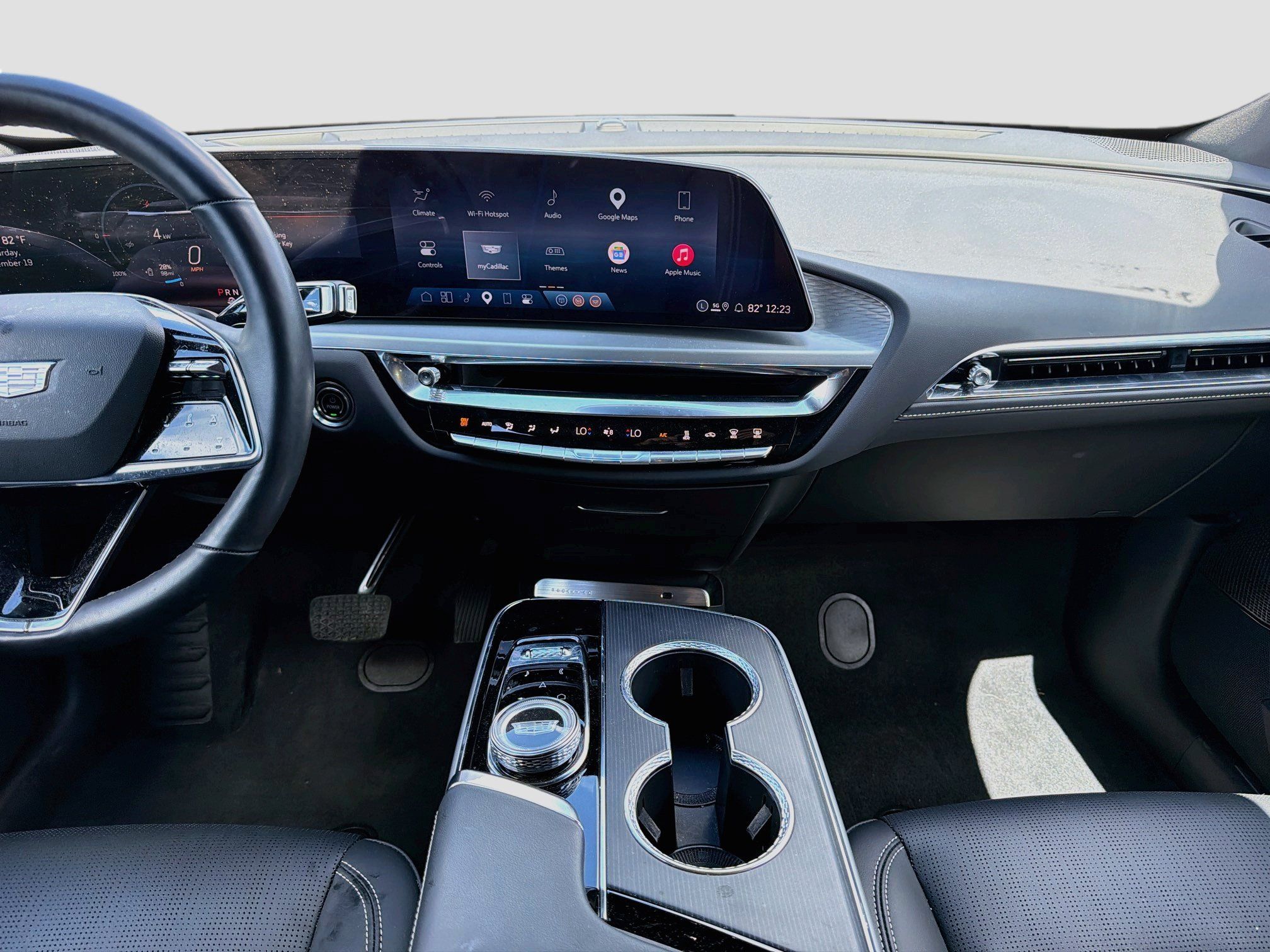 Used 2025 Cadillac Lyriq Luxury RWD image 19