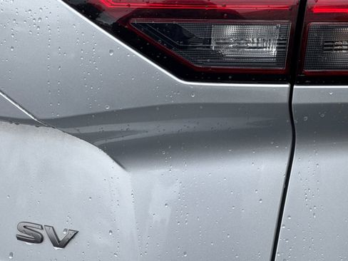 Used 2024 Nissan Rogue SV image 26