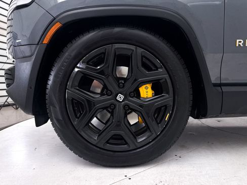 Used 2023 Rivian R1S Adventure AWD/4WD image 36
