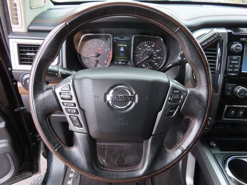 Used 2018 Nissan Titan Platinum Reserve AWD/4WD image 20