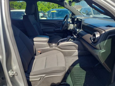 Used 2024 Chevrolet Colorado Trail Boss w/ Technology Package AWD/4WD image 7