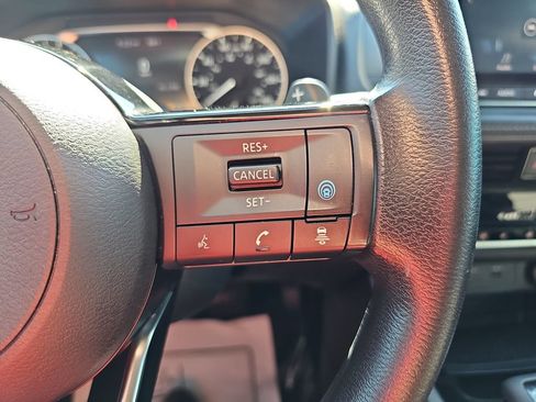 Used 2021 Nissan Rogue SV FWD image 18