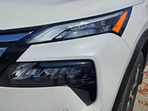 Used 2024 Nissan Rogue SL FWD image 11