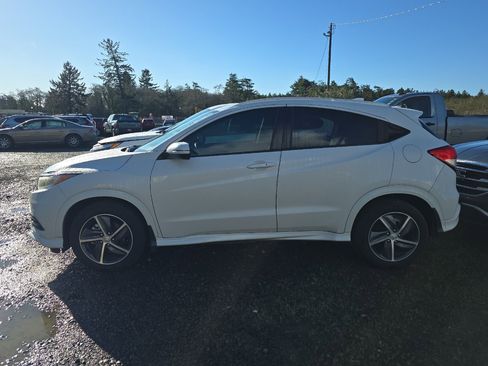 Used 2020 Honda HR-V Touring image 3