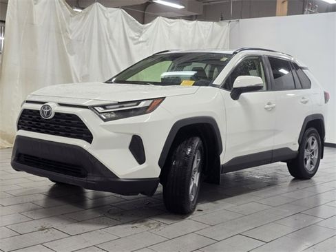Used 2022 Toyota RAV4 XLE image 13