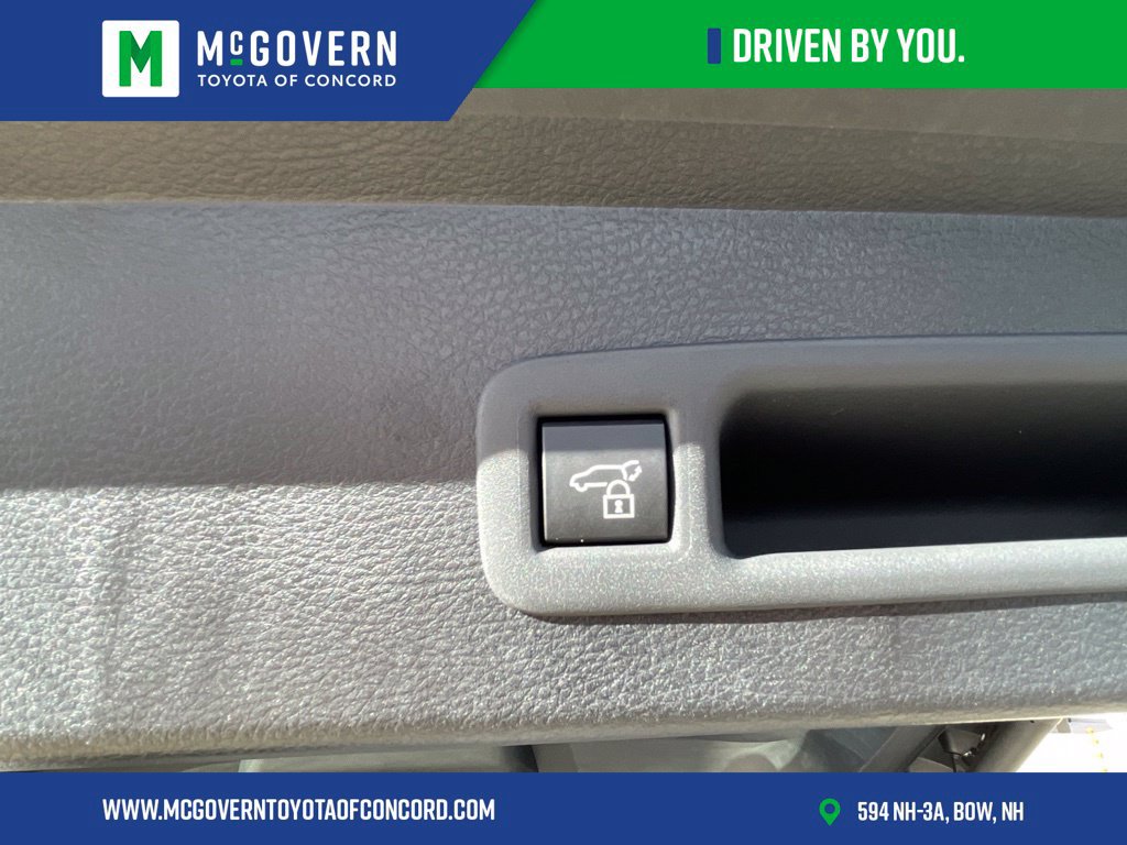 Used 2026 Toyota Sienna XLE FWD image 22