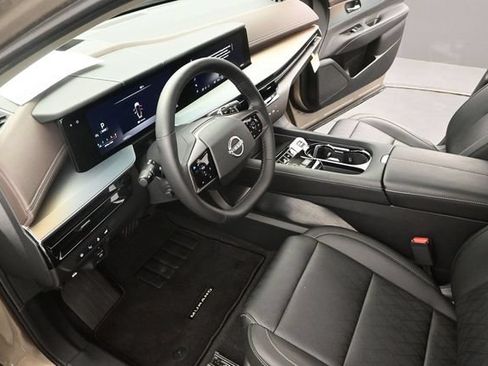 Used 2025 Nissan Murano Platinum w/ Cargo Package AWD/4WD image 5