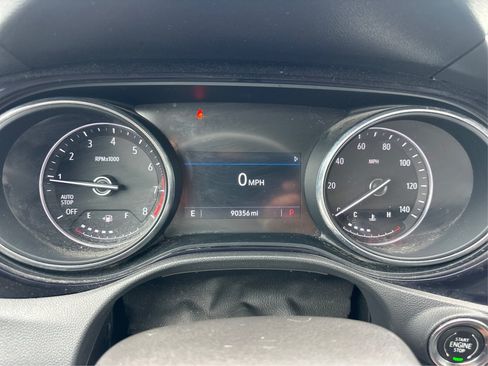 Used 2021 Buick Encore GX Essence w/ Experience Buick Package FWD image 26