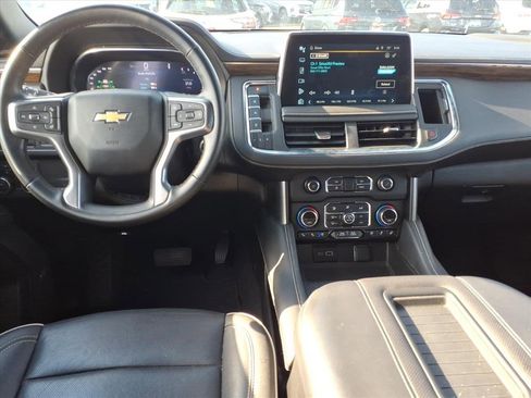 Used 2024 Chevrolet Suburban Premier image 9