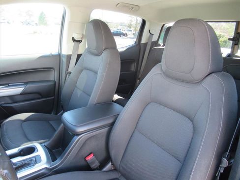 Used 2020 Chevrolet Colorado LT w/ LT Convenience Package image 18