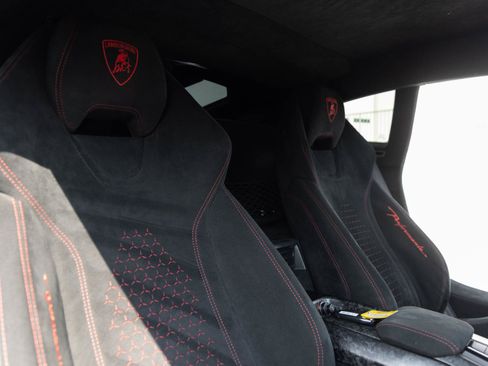 Used 2018 Lamborghini Huracan AWD/4WD image 53