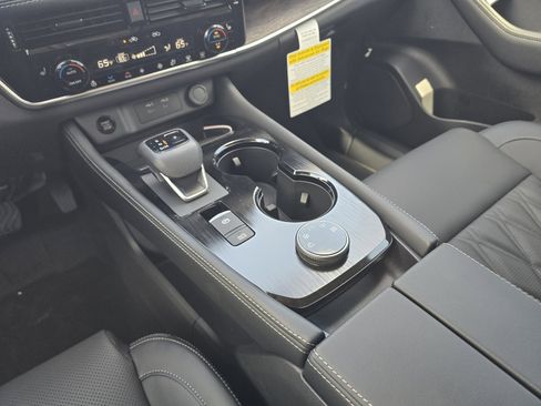 New 2026 Nissan Rogue Platinum AWD/4WD image 16